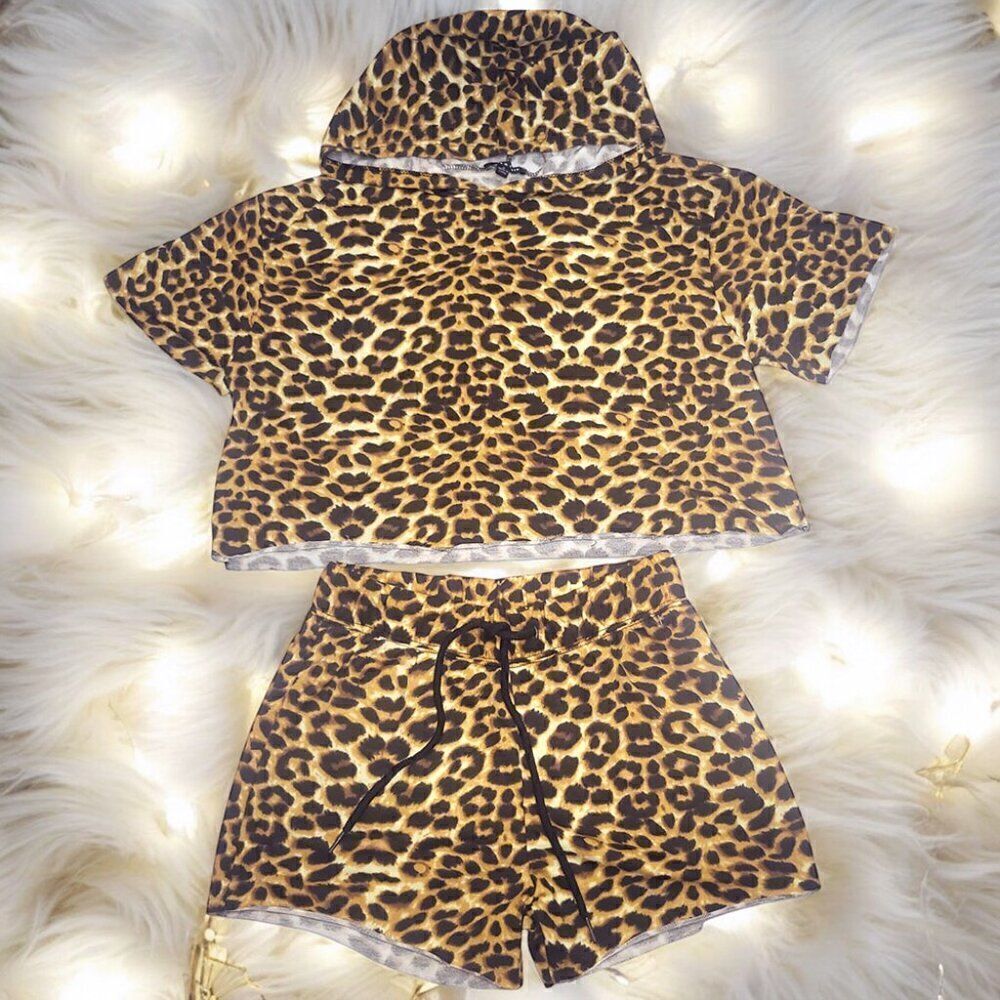 Ellie & Kate leopard print 2pc shorts cropped hoodie lounge set